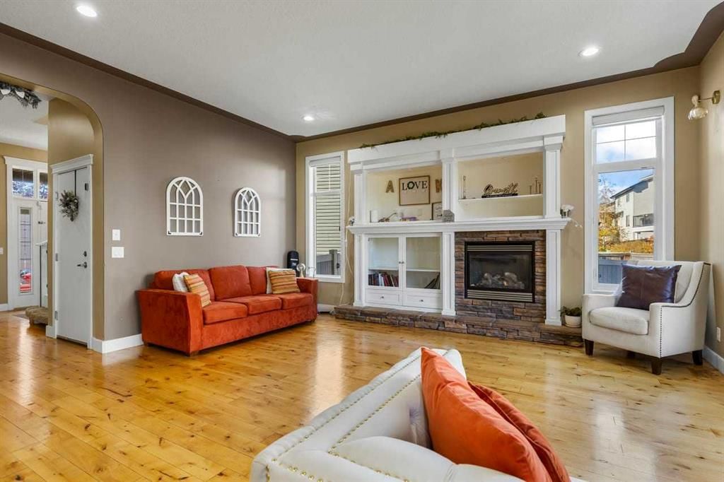 1182 Kingston Crescent SE, Airdrie — main listing photo