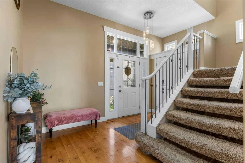 1182 Kingston Crescent SE, Airdrie — photo 3 of 44