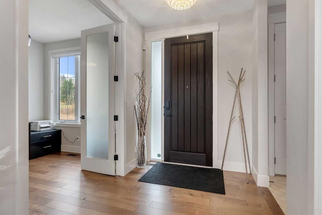 148 Crestridge Terrace SW, Calgary — photo 2 of 49