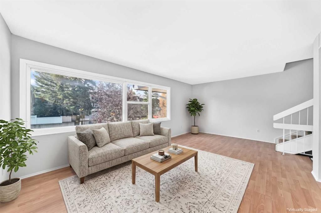 410 Brae Glen Crescent SW, Calgary — photo 5 of 48