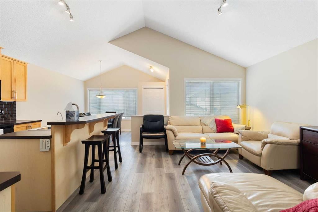 169 Copperstone Circle SE, Calgary — photo 4 of 25