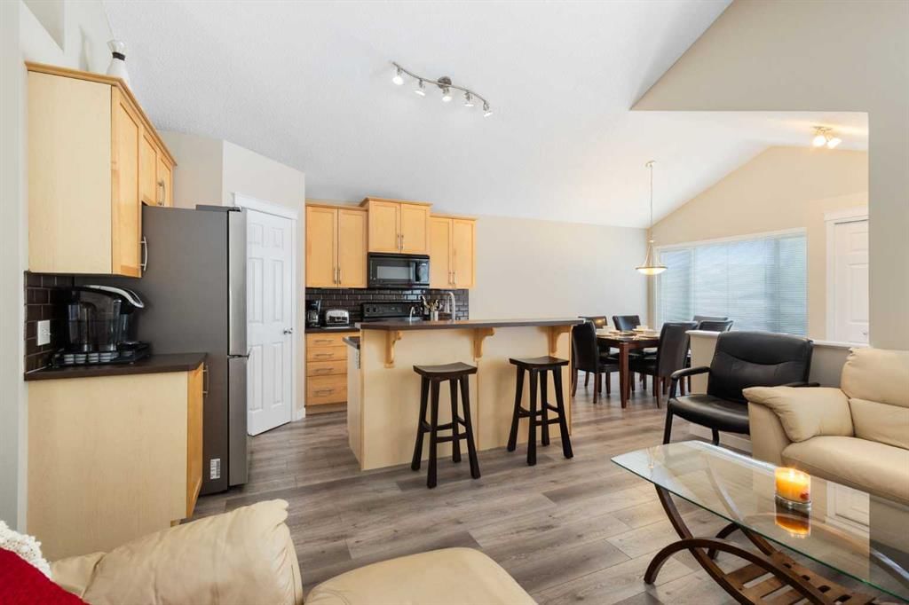 169 Copperstone Circle SE, Calgary — photo 5 of 25