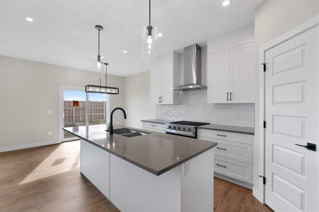 464 Lewisburg Place NE, Calgary — photo 4 of 20