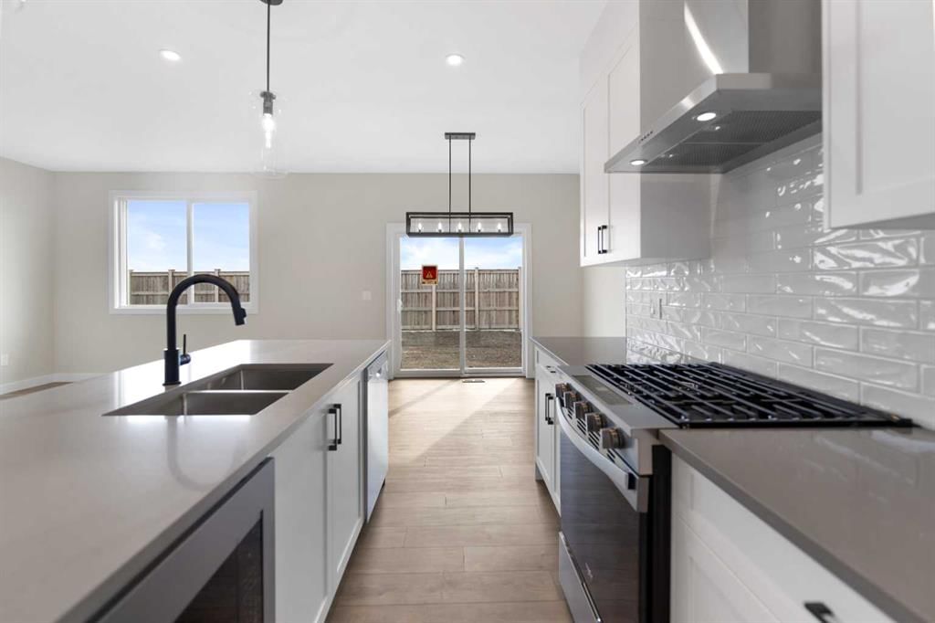 464 Lewisburg Place NE, Calgary — photo 5 of 20