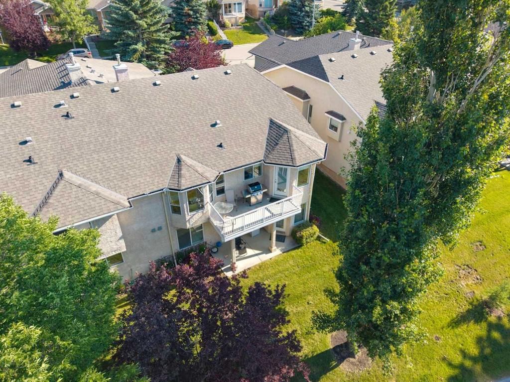 121 Sierra Morena Green SW, Calgary — photo 4 of 37