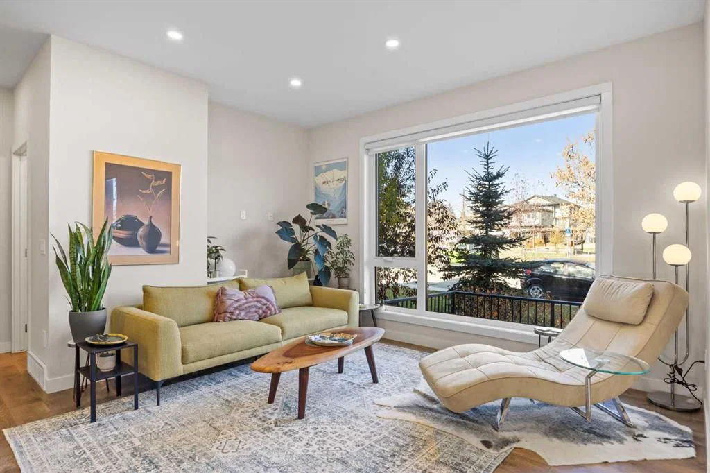 2617 12 Avenue SE, Calgary — photo 5 of 41