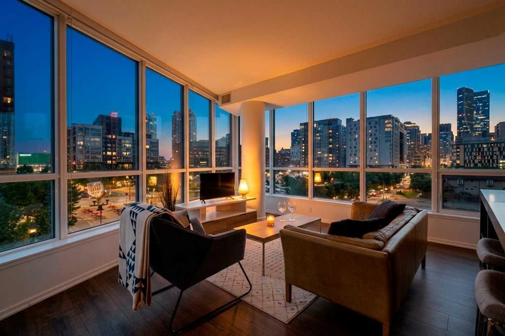 326, 615 6 Avenue SE, Calgary — main listing photo