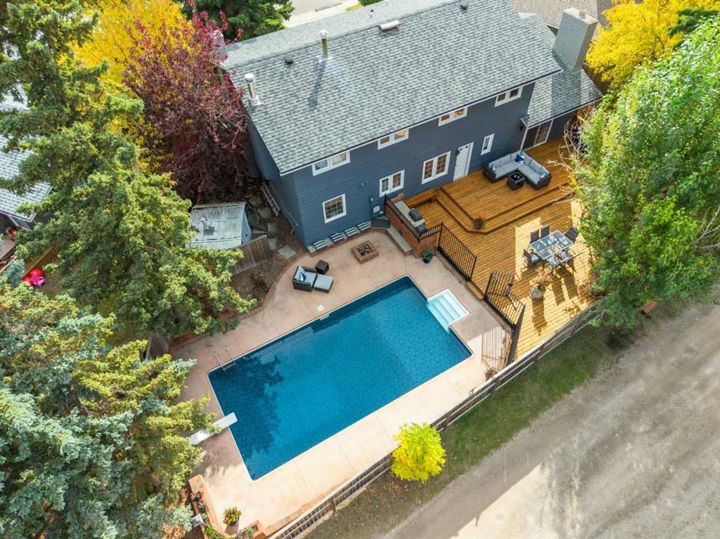 216 Lake Erie Place SE, Calgary — photo 3 of 50