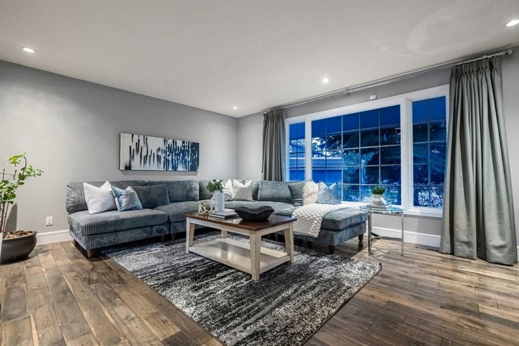 216 Lake Erie Place SE, Calgary — photo 5 of 50