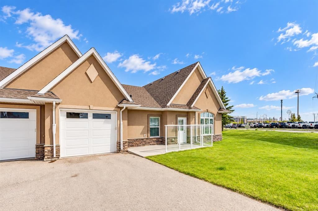 2, 20 River Heights View, Cochrane — photo 3 of 29