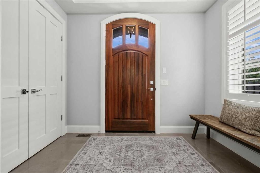 66 Mary Dover Drive SW, Calgary — photo 3 of 50