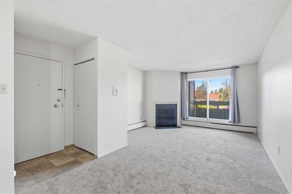 5211, 315 Southampton Drive SW, Calgary — photo 3 of 22