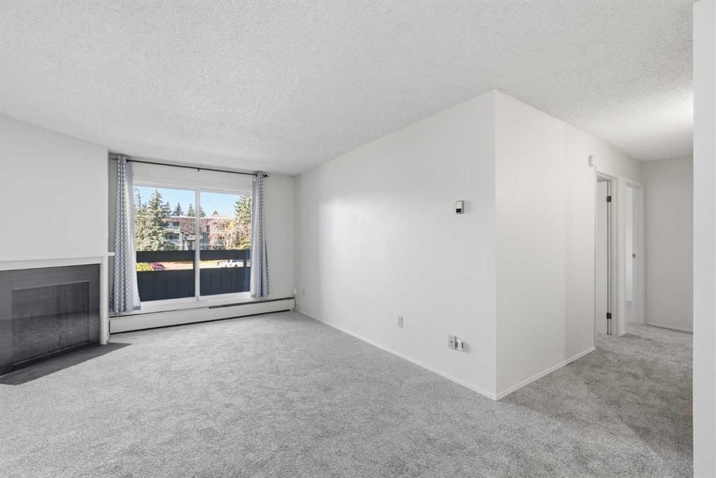 5211, 315 Southampton Drive SW, Calgary — photo 4 of 22