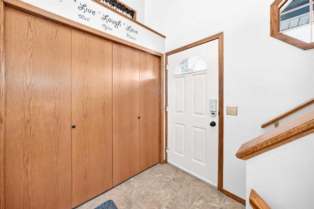 106 Elizabeth Way SE, Airdrie — photo 3 of 36