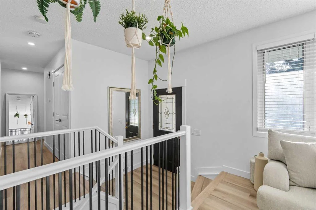 4420 Maryvale Road NE, Calgary — photo 3 of 46