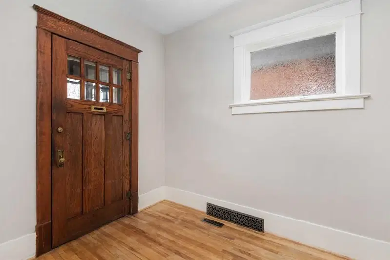 1818 18A Street SW, Calgary — photo 5 of 49