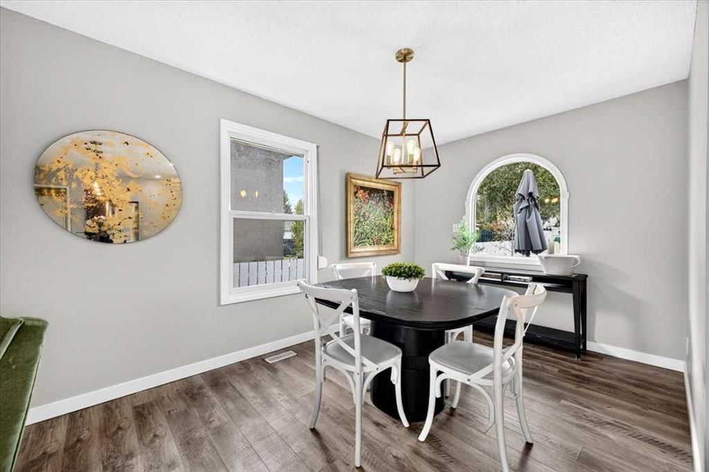 11219 Braniff Road SW, Calgary — photo 5 of 28