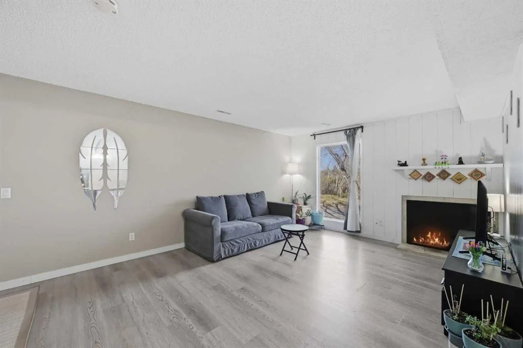 409, 3500 Varsity Drive NW, Calgary — photo 5 of 33