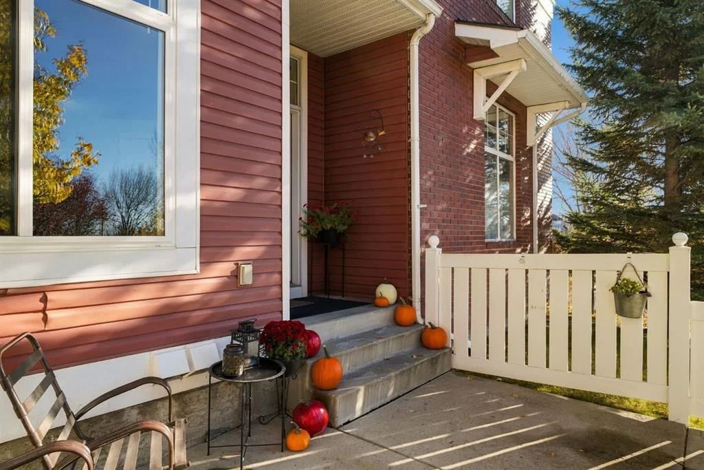 140 Promenade Way SE, Calgary — photo 2 of 50