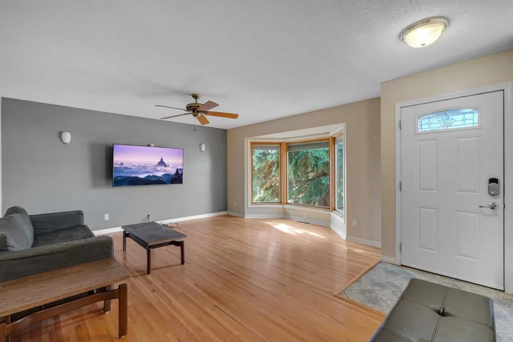 64 Huntham Road NE, Calgary — photo 3 of 40