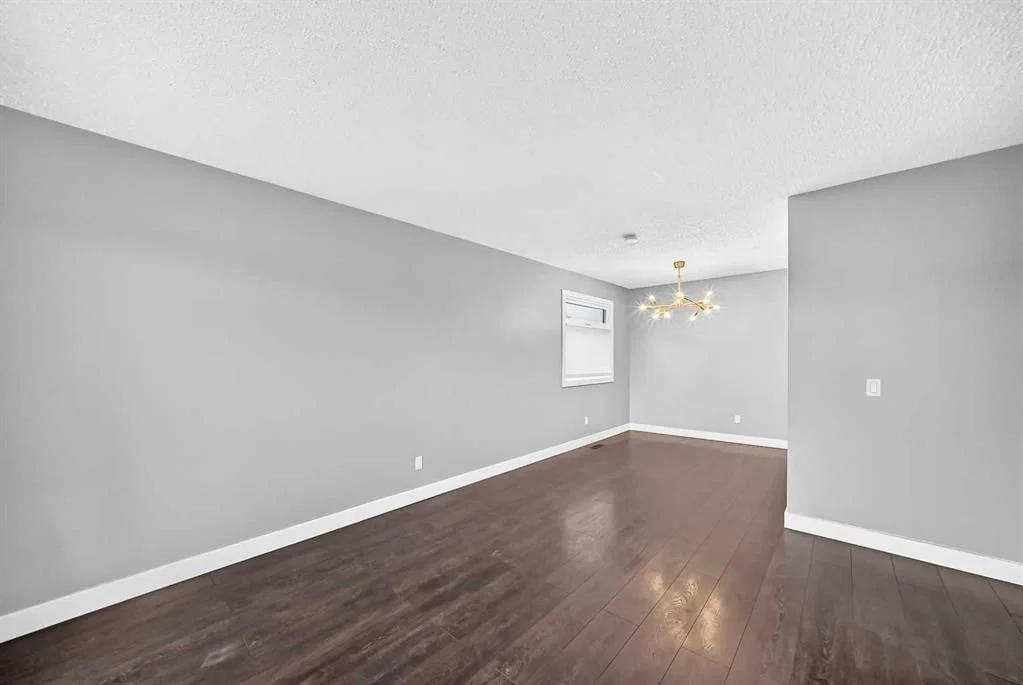 153 Madeira Road NE, Calgary — photo 4 of 44