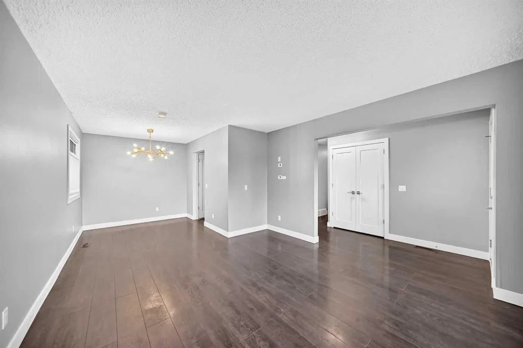 153 Madeira Road NE, Calgary — photo 5 of 44