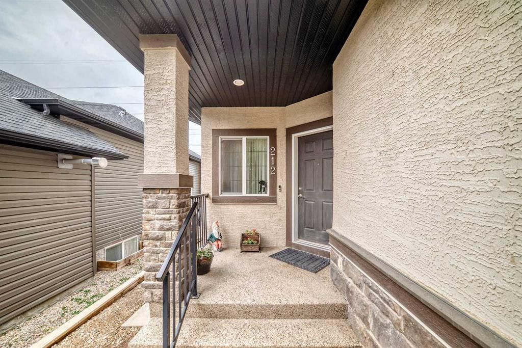 212 ASPENMERE Close, Chestermere — photo 3 of 42