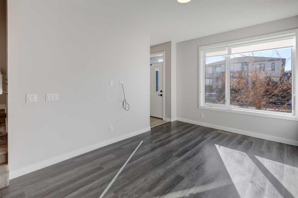 18 Homestead Boulevard NE, Calgary — photo 4 of 36