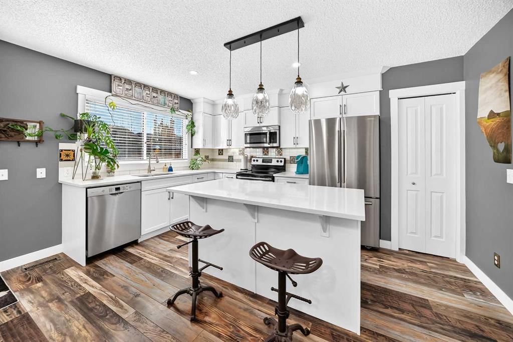151 Fireside Parkway, Cochrane — photo 3 of 41