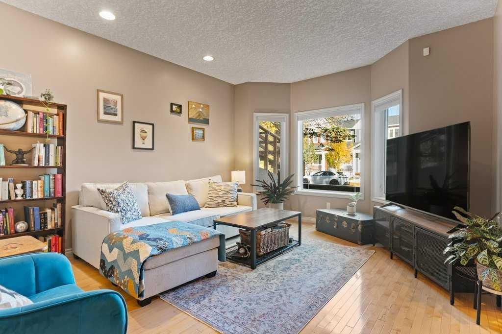 1, 425 13 Avenue NE, Calgary — photo 3 of 33