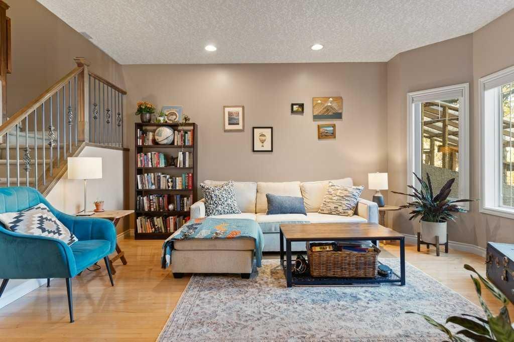 1, 425 13 Avenue NE, Calgary — photo 4 of 33