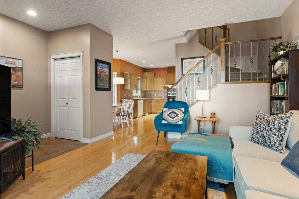 1, 425 13 Avenue NE, Calgary — photo 5 of 33