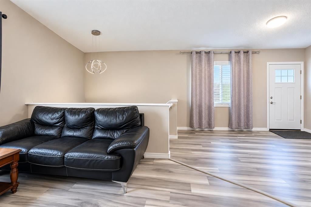 76 Martinbrook Link NE, Calgary — photo 3 of 20