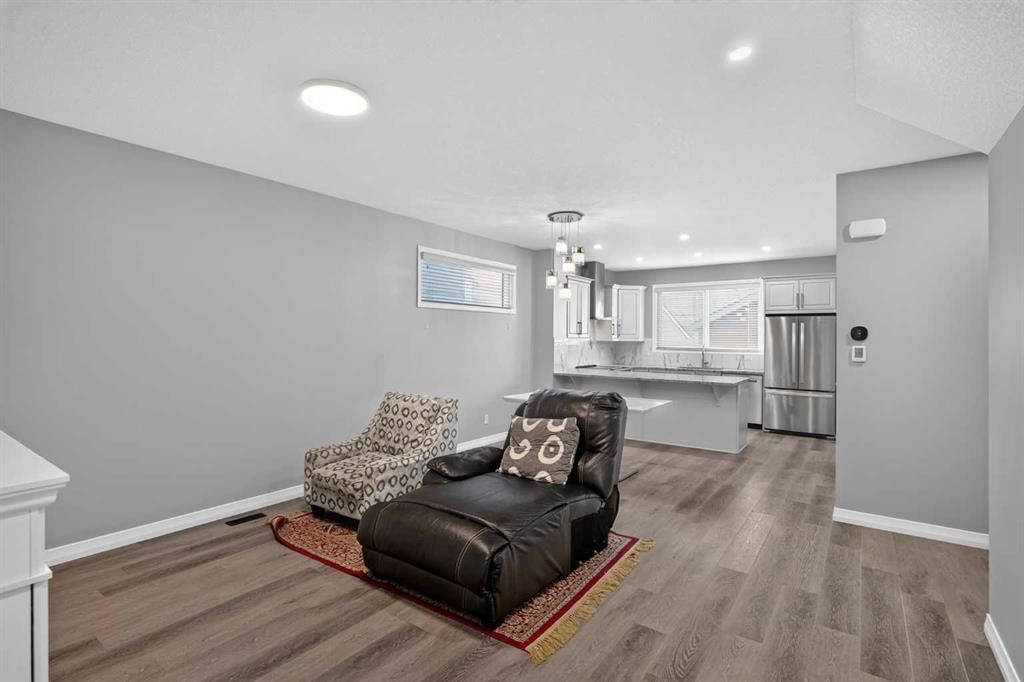 237 Masters Road SE, Calgary — photo 5 of 43