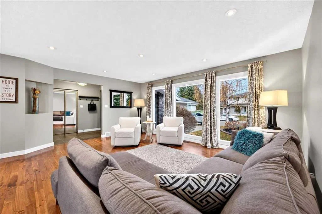 131 Parkside Crescent SE, Calgary — photo 3 of 45