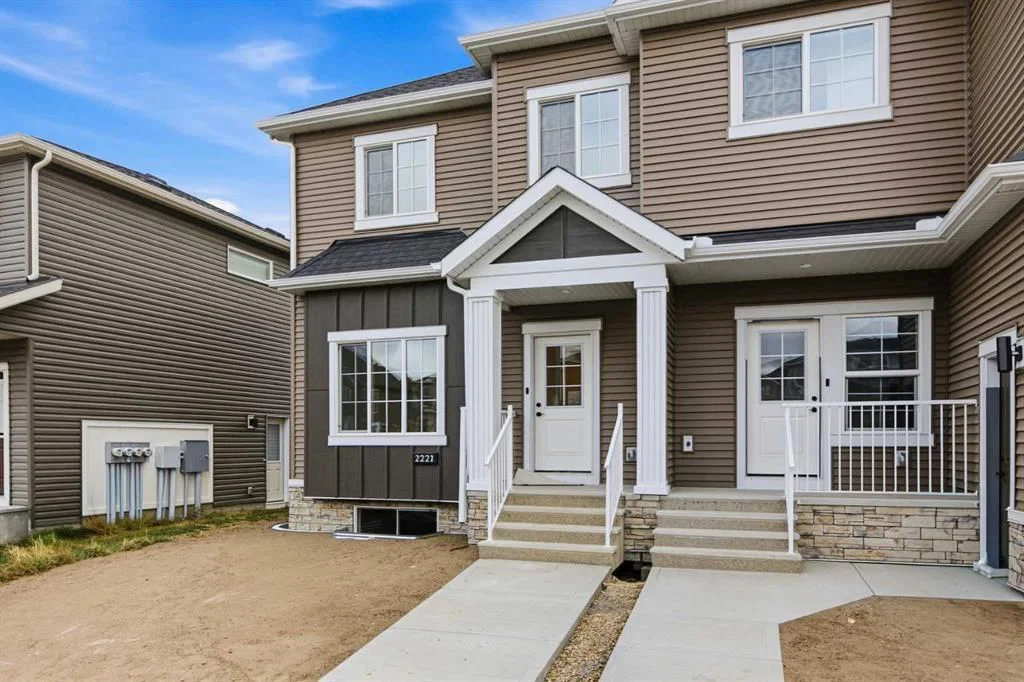 2221 Bayview Drive SW, Airdrie — photo 2 of 8