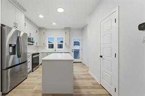 2221 Bayview Drive SW, Airdrie — photo 4 of 8