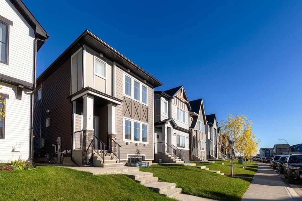 74 Mallard Heath SE, Calgary — photo 4 of 43