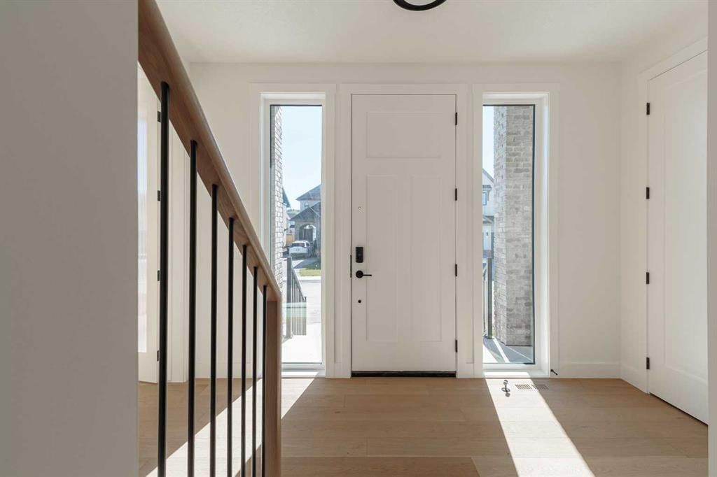119 Greenwich Heath NW, Calgary — photo 3 of 46