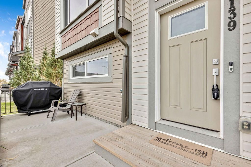 139 Copperstone Park SE, Calgary — photo 2 of 41