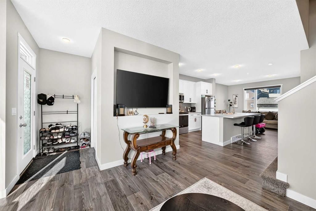 54 Savanna Villas NE, Calgary — photo 3 of 33