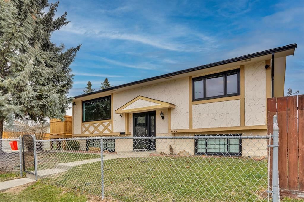 436 Huntley Way NE, Calgary — photo 2 of 32