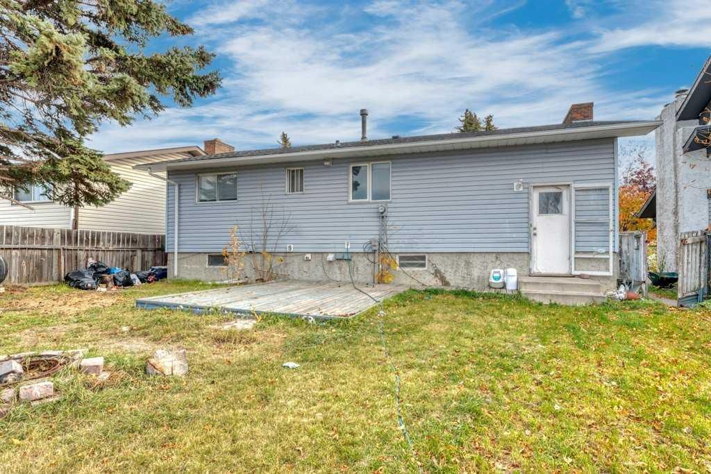 3427 56 Street NE, Calgary — photo 4 of 29