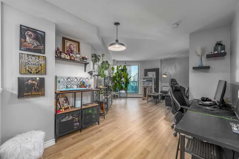 1004, 1121 6 Avenue SW, Calgary — photo 4 of 33