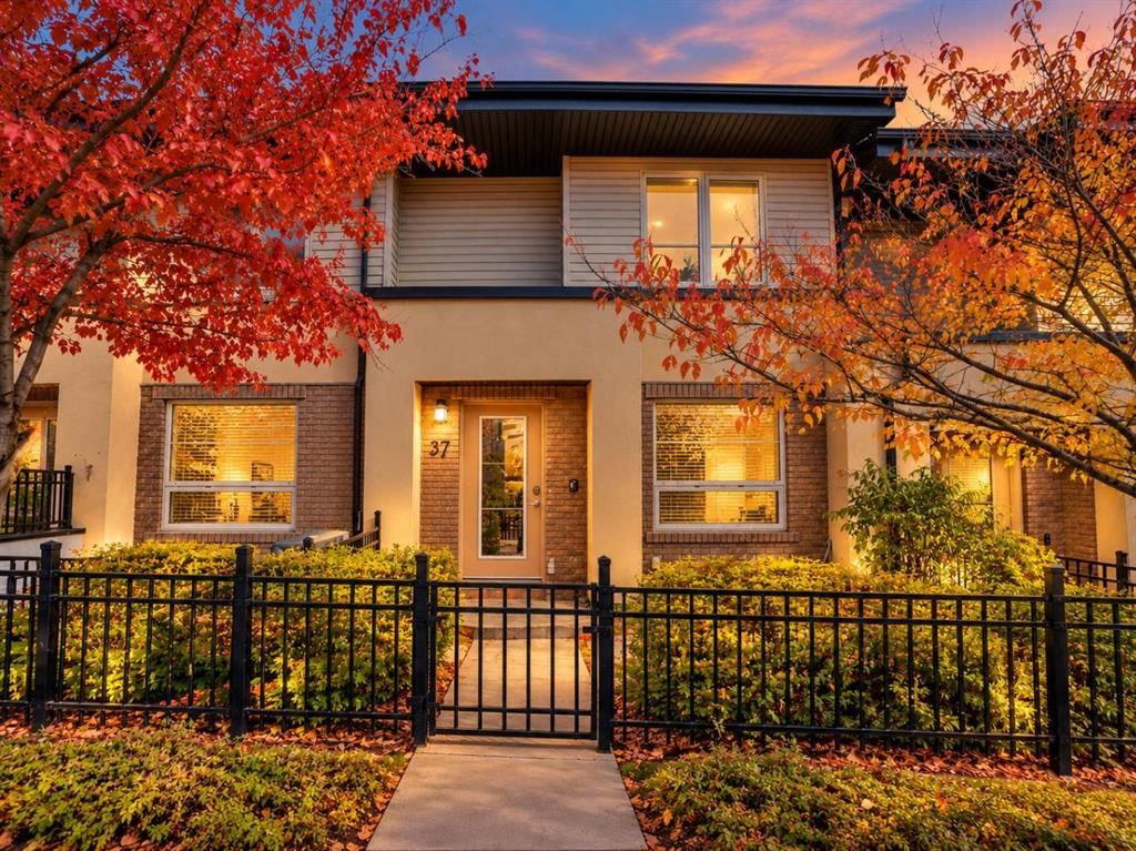 37 Aspen Hills Common SW, Calgary — main listing photo