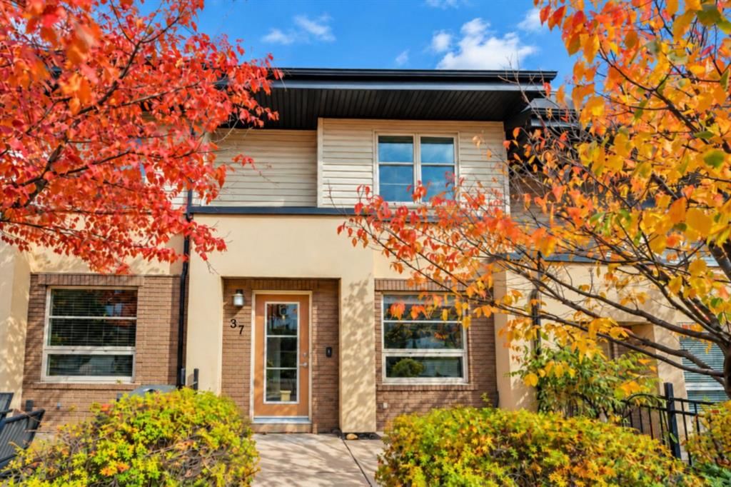 37 Aspen Hills Common SW, Calgary — photo 2 of 49
