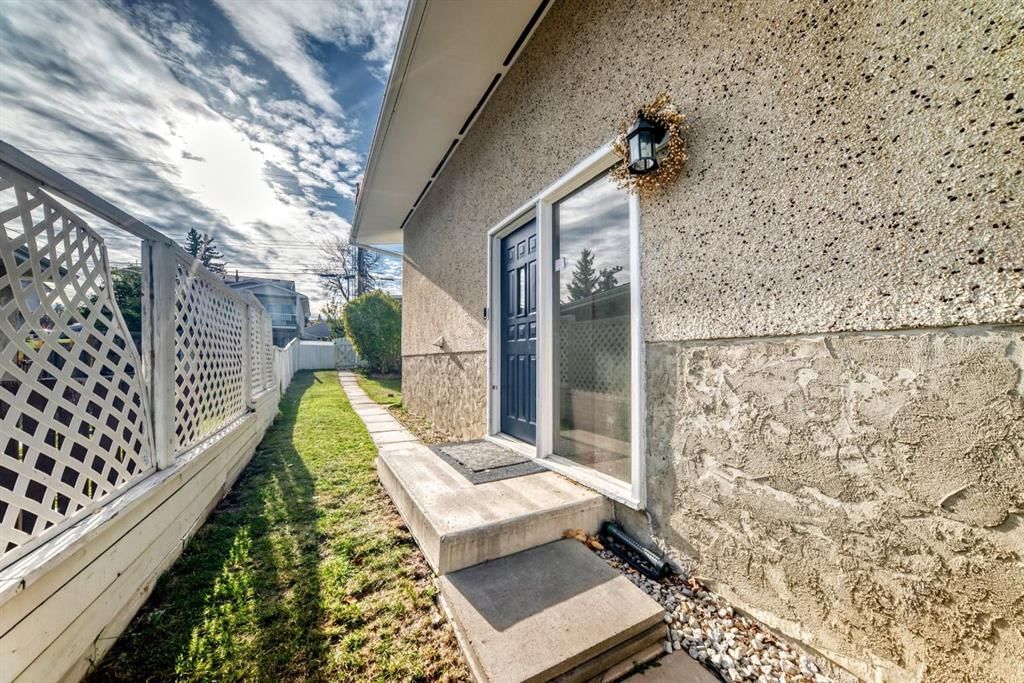 1005 Hunterhaven Road NW, Calgary — photo 2 of 50
