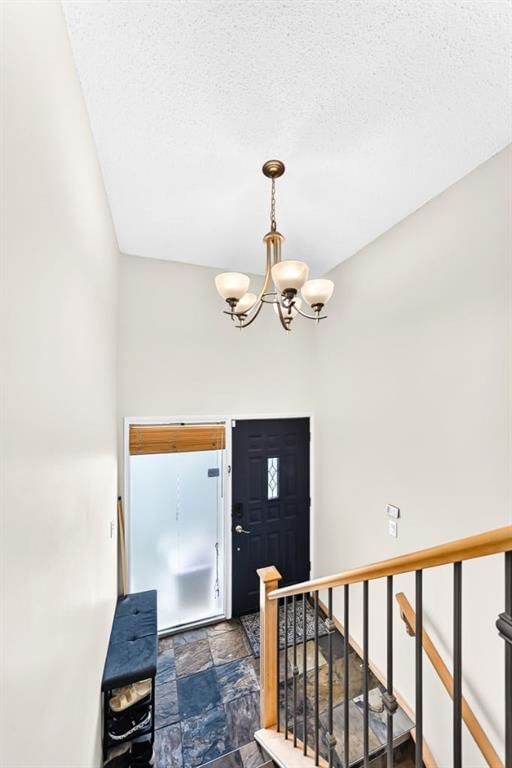 1005 Hunterhaven Road NW, Calgary — photo 4 of 50