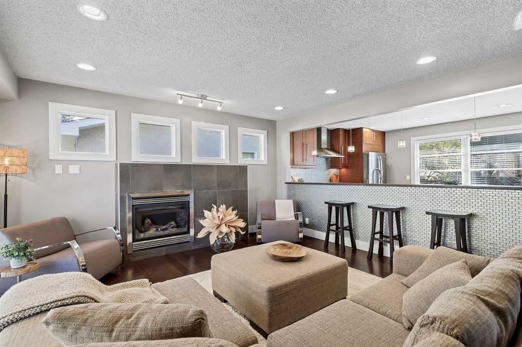 4731 Vanguard Place NW, Calgary — photo 3 of 48