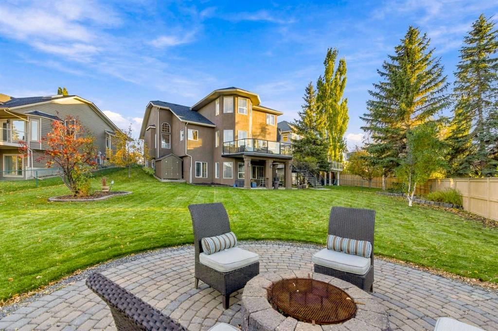 211 Douglasview Road SE, Calgary — photo 2 of 48